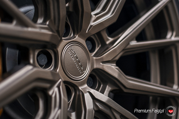 Фото дисков Vossen HF-4T Сатиновая бронза на Mercedes-Benz C-Class (W205)
