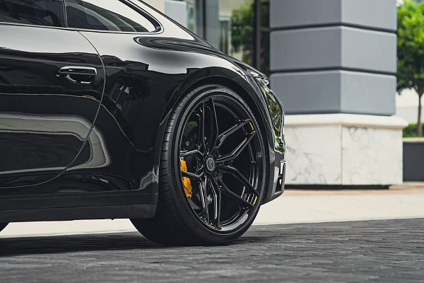 Фото дисков Brixton Forged PF12 R / RS Черный глянец на Porsche 911 VIII