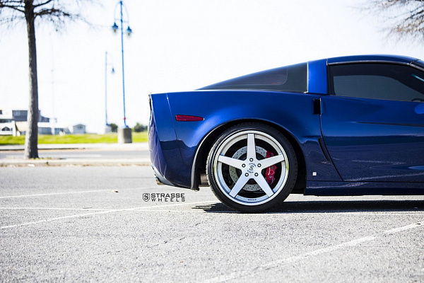 Фото дисков Strasse Wheels S5 Deep Concave Глянцевый лак на Chevrolet Corvette C6