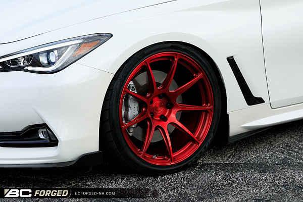 Фото дисков BC Forged RZ39 Красный глянец на Infiniti Q60 II