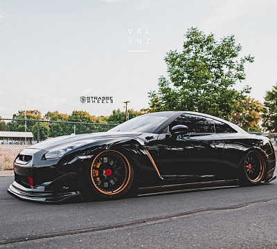 Фото дисков Strasse Wheels R10 Performance на Nissan GT-R