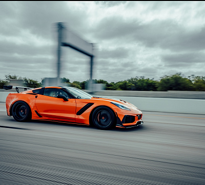 Фото дисков Strasse Wheels SM5R Deep Concave FS на Chevrolet Corvette C7