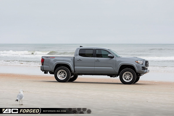 Фото дисков BC Forged LE72 // MLE72 Глянцевый лак на Toyota Tacoma III