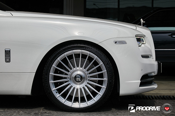 Фото дисков Vossen S17-13 Глянцевый лак на Rolls-Royce Wraith