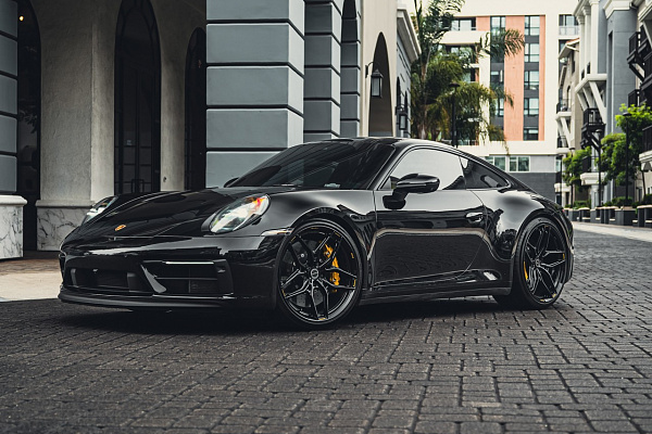 Фото дисков Brixton Forged PF12 R / RS Черный глянец на Porsche 911 VIII