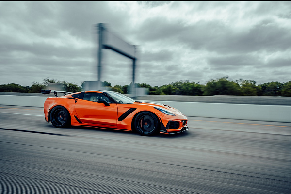Фото дисков Strasse Wheels SM5R Deep Concave FS Другой цвет на Chevrolet Corvette C7
