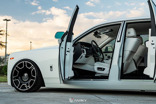 Фото дисков Anrky RF-277 Алмазная проточка на Rolls-Royce Phantom