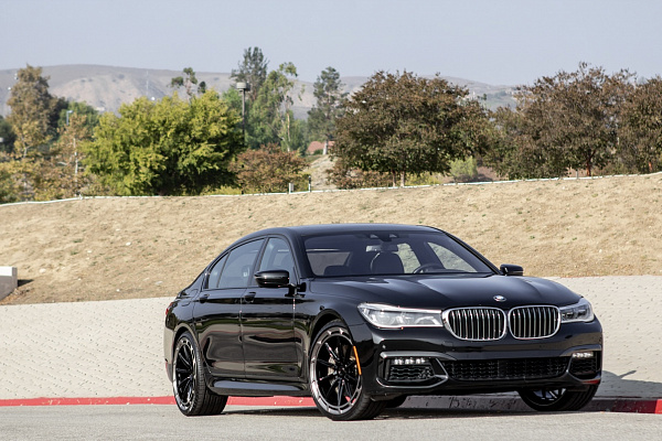 Фото дисков Savini SX14 Черный глянец на BMW 7 (G11/G12)