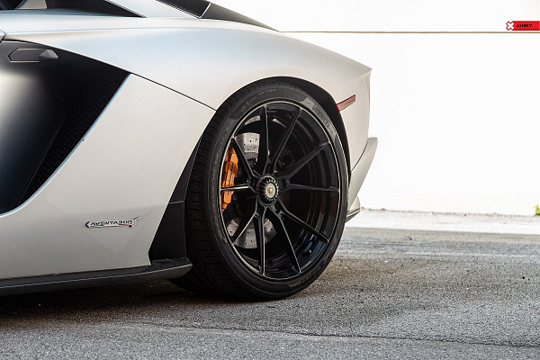 Фото дисков Anrky AN22 Черный сатин на Lamborghini Aventador