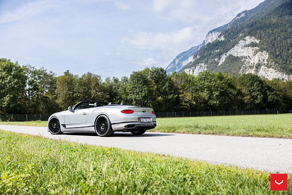 Фото дисков Vossen HF-8 Черный глянец на Bentley Continental GT III