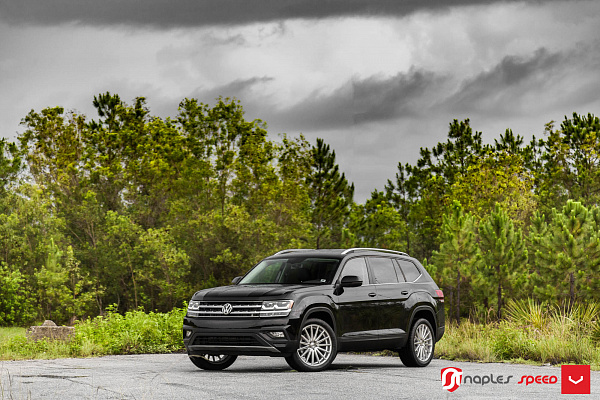 Фото дисков Vossen VFS-2 Серебро на Volkswagen Atlas