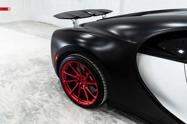 Фото дисков Anrky AN13 Красный сатин на Bugatti Chiron