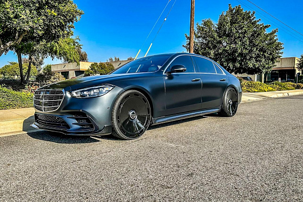 Фото дисков Giovanna Amur Черный глянец на Mercedes-Benz S-Class (W223)