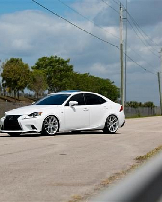 Фото дисков VFS-6 Серебро на Lexus IS II