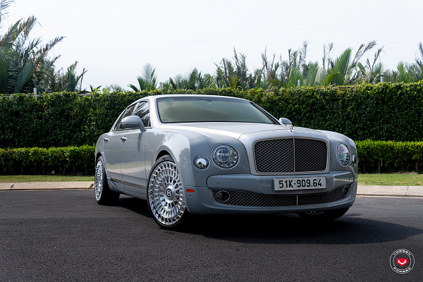 Фото дисков Vossen LC3-13T Глянцевый лак на Bentley Mulsanne II