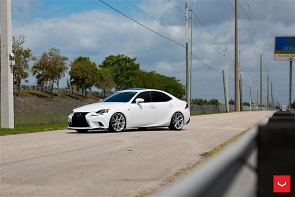 Фото дисков Vossen VFS-6 Серебро на Lexus IS II