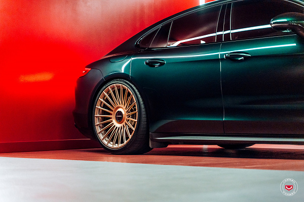 Фото дисков Vossen S17-13 Сатиновая шампань на Porsche Panamera II
