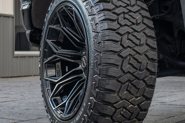 Фото дисков 4PLAY 4P83 Черный глянец на Chevrolet Silverado IV