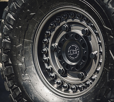 Фото дисков Black Rhino ARMORY на Jeep Wrangler III (JK)