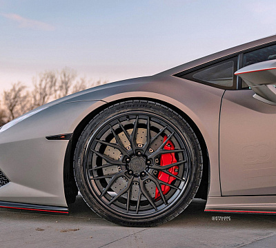 Фото дисков Strasse Wheels SV10M Deep Concave FS на Lamborghini Huracan