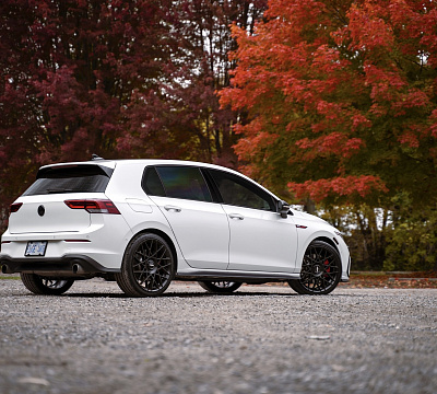Фото дисков Rotiform BLQ на Volkswagen Golf VIII
