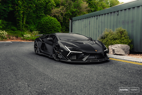 Фото дисков NOVITEC NL4 Черный глянец на Lamborghini Revuelto