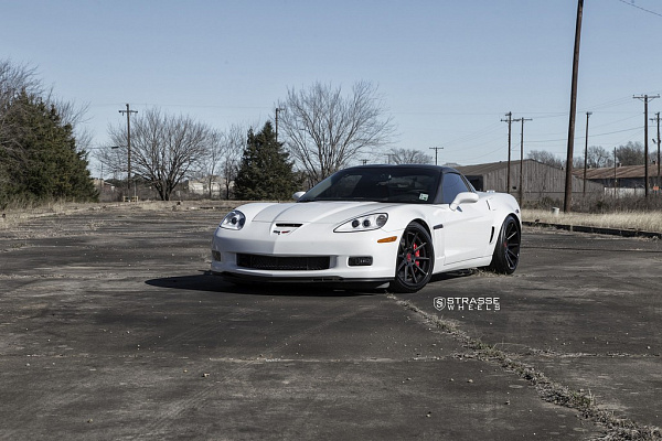 Фото дисков Strasse Wheels R10 Deep Concave Черный сатин на Chevrolet Corvette C6