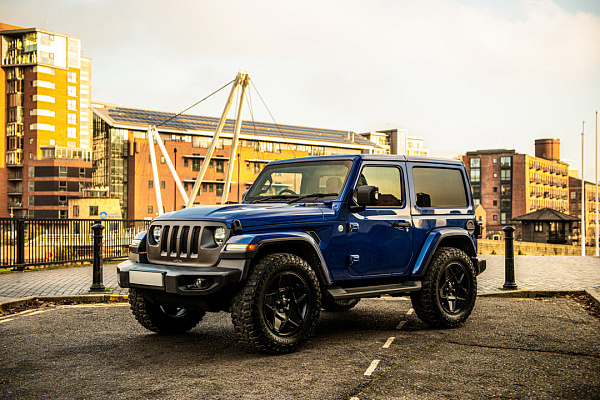 Фото дисков Kahn Mondial Retro Черный сатин на Jeep Wrangler IV (JL)