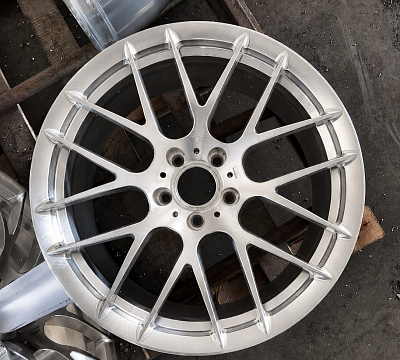 19" диски в дизайне BMW 359M и окрасе Hyper Silver