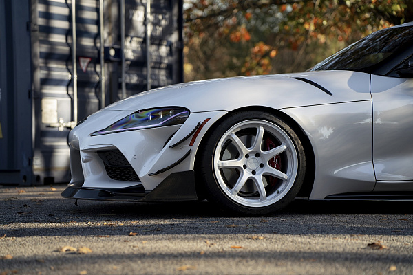Фото дисков Rotiform BPU Белый глянец на Toyota Supra A90