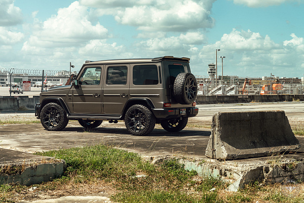 Фото дисков Vossen UV-4 Черный сатин на Mercedes-Benz G-Class III