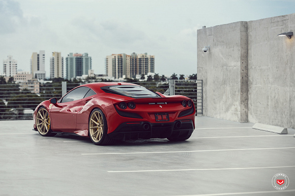 Фото дисков Vossen EVO-2 Глянцевая шампань на Ferrari F8