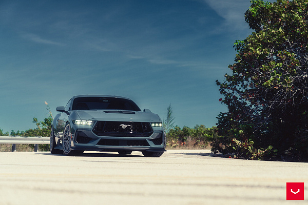 Фото дисков Vossen HF-7 Серебро на Ford Mustang VII