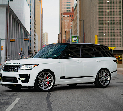 Фото дисков Vossen M-X3 на Land Rover Range Rover IV