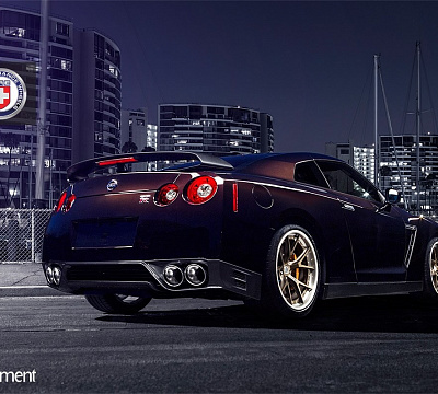 Фото дисков HRE S101 на Nissan GT-R