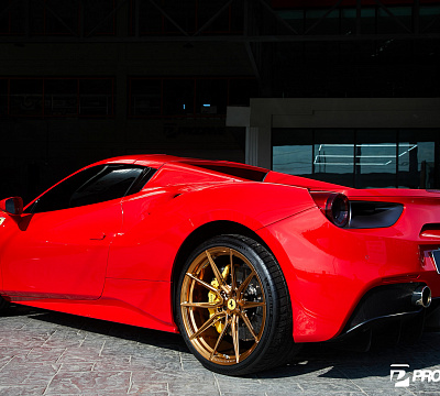 Фото дисков Vossen EVO-2R на Ferrari 488