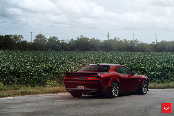 Фото дисков Vossen HF-3 Сатиновый графит на Dodge Challenger III