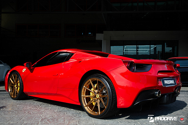 Фото дисков Vossen EVO-2R Глянцевое темное золото на Ferrari 488
