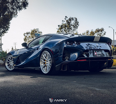 Фото дисков Anrky AN30 на Ferrari 812