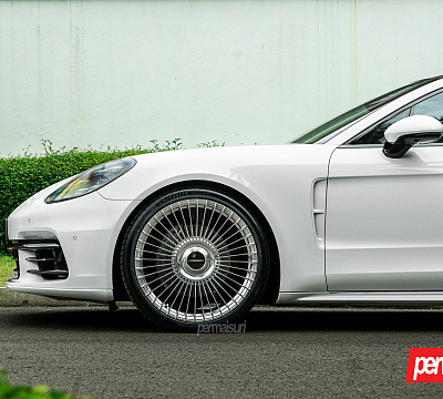 Фото дисков Vossen S17-16 на Porsche Panamera II