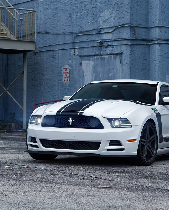 Фото дисков CV5 Сатиновый графит на Ford Mustang V