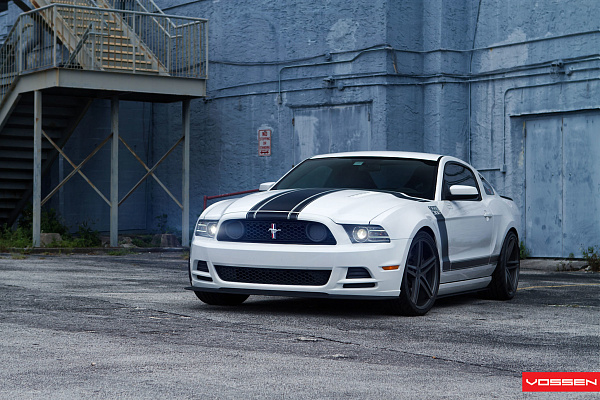 Фото дисков Vossen CV5 Сатиновый графит на Ford Mustang V