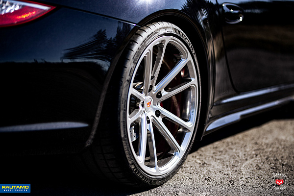 Фото дисков Vossen CG-203 Глянцевый лак на Porsche 911 VI