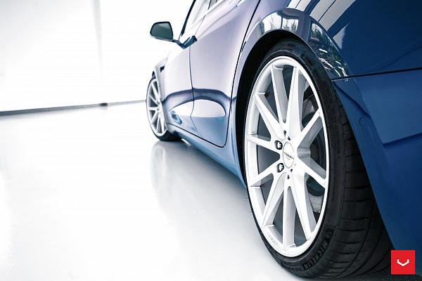 Фото дисков Vossen VFS-1 Серебро на Tesla Model 3