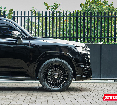 Фото дисков Vossen HF-8 на Toyota Land Cruiser 300