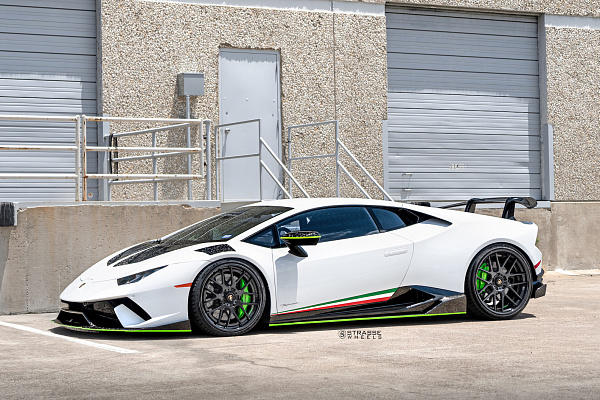 Фото дисков Strasse Wheels SM7 Deep Concave FS Другой цвет на Lamborghini Huracan