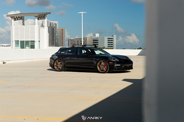 Фото дисков Anrky AN27 Сатиновая бронза на Porsche Panamera III