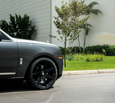 Фото дисков Vossen S17-11 на Rolls-Royce Cullinan