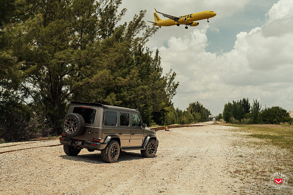 Фото дисков Vossen LC3-01 Глянцевый темный лак на Mercedes-Benz G-Class III