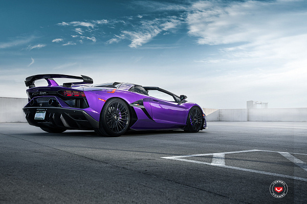 Фото дисков Vossen S17-04 Черный глянец на Lamborghini Aventador